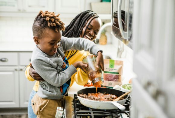 Waarom kinderen laten helpen bij huishoudelijke taken zo waardevol is